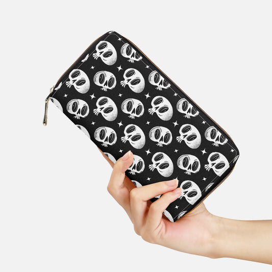 Skully 2023 Black and White Zipper Wallet